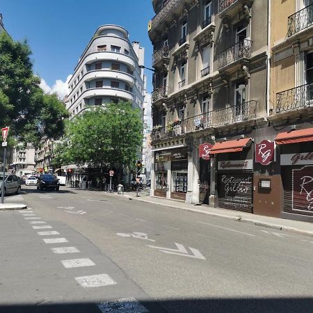 Bel appartement charme ancien dans quartier animé Grenoble Extérieur photo