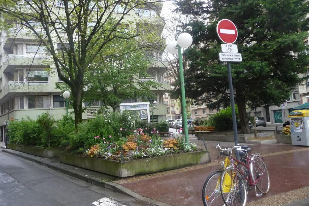 Bel appartement charme ancien dans quartier animé Grenoble Extérieur photo