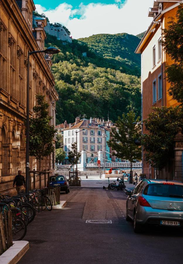 Bel appartement charme ancien dans quartier animé Grenoble Extérieur photo